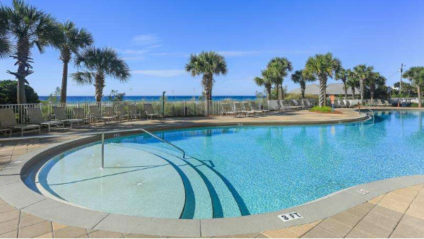 購(gòu)買游泳池水處理設(shè)備需要注意的問(wèn)題