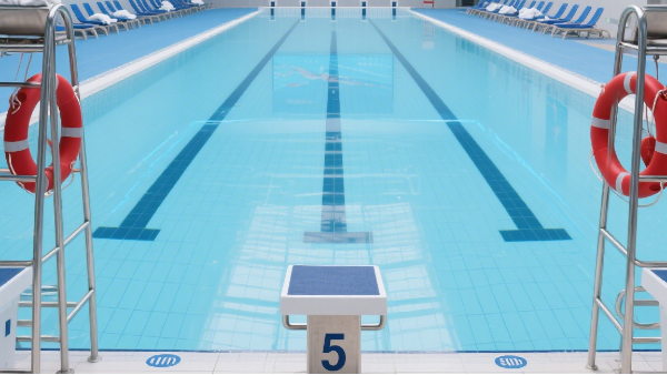 暢游在廣西：游泳池與館設施設備的完美結合